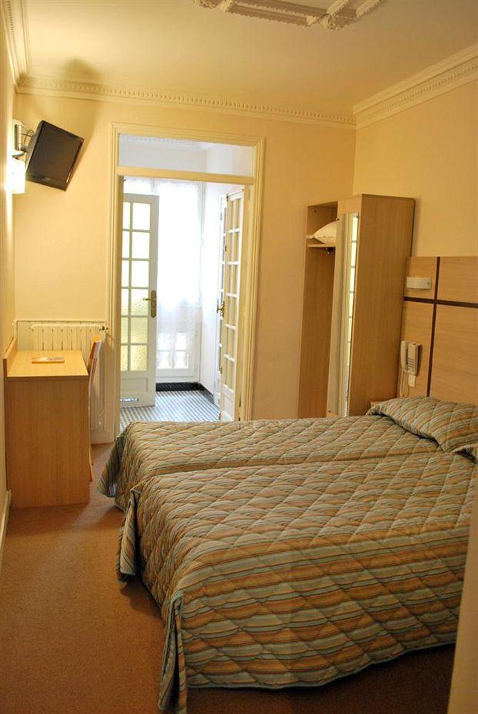 Comfort Hotel Au Firmament Asnières Buitenkant foto